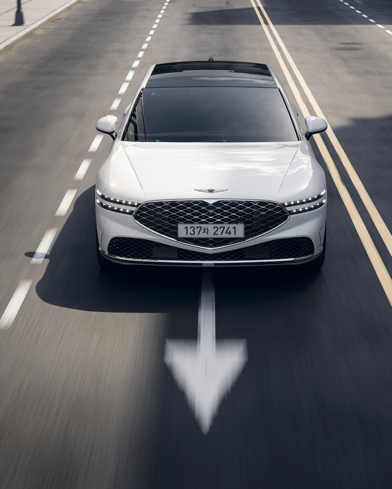 The front end of Uyuni White G90 driving.