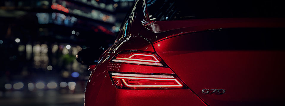 genesis-g70-spec-previous-gallery-large-r.jpg