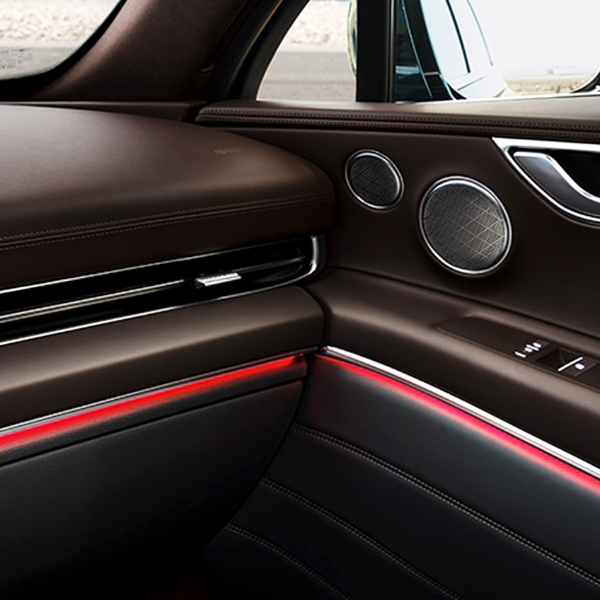 genesis-gv80-gallery-interior-gallery-image-popup-large-1