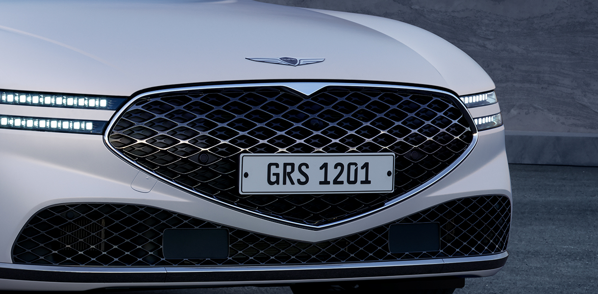 Genesis G90 Crest Grille